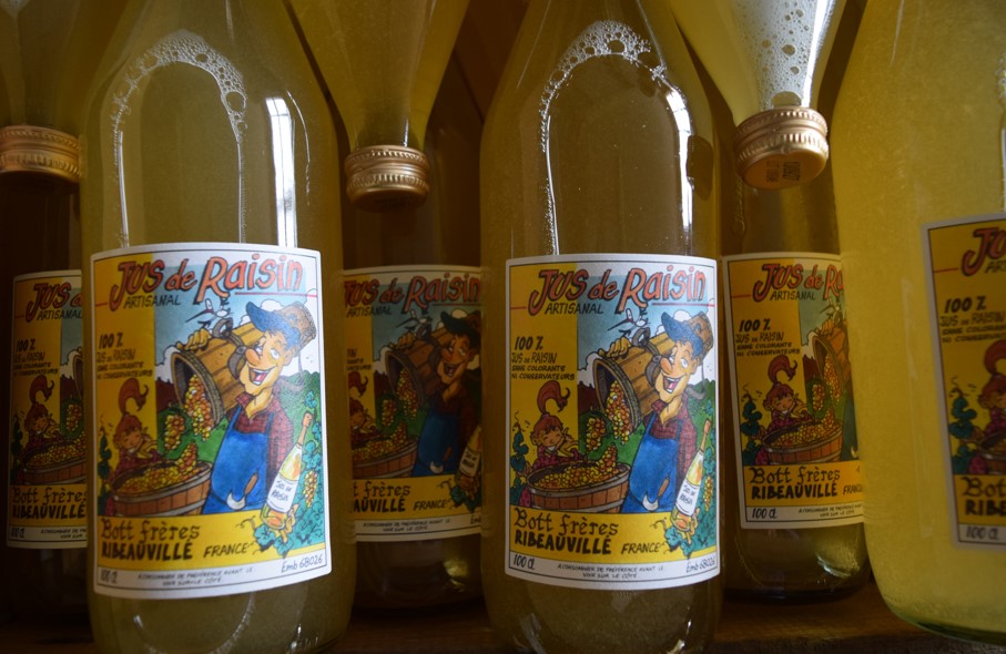 <p>Our first 100% Gewurztraminer grape juice</p>